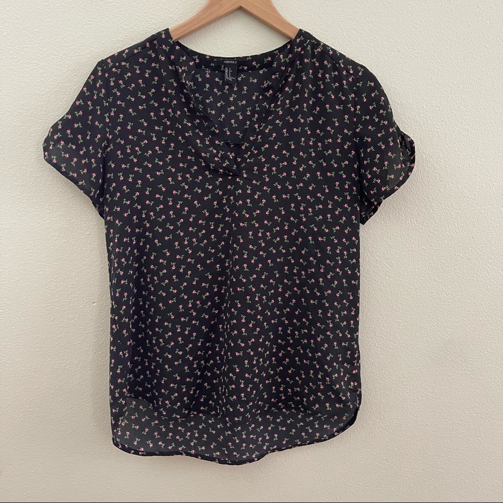 Forever 21 V-neck Black Floral Top, Size S